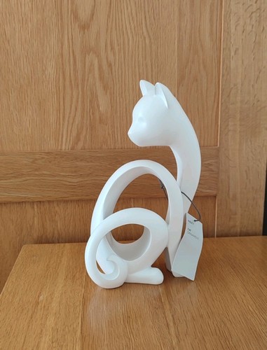 White abstract figurine twist