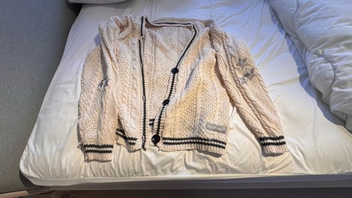 Taylor swift folklore - swift, cardigan