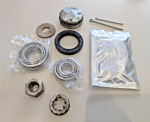 Triumph tr7 front wheel - **,