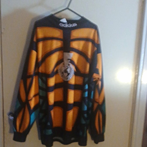 Retro 1990 adidas football - retro,