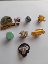 Mixed group of 8 lapel badges