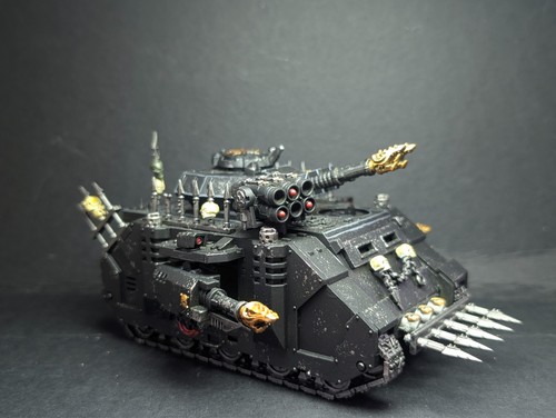 Chaos space marine predator - marine,