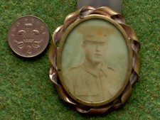  LARGE WW1 SOLDIER PHOTO BROOCH DOUBLE SIDED.