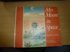 Mrs Moore in Space Patrick Moore "just ok" SIGNED condition FREE MARS MAP