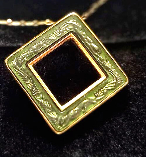 Lalique pendant necklace - lalique,