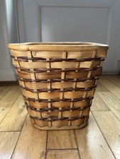 Excellent Condition: Brown Wicker Paper Waste Bin (25.5cm L x 20cm W x 26cm H)