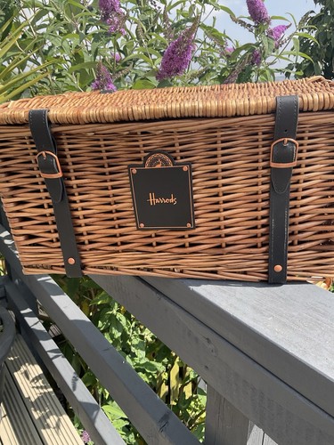 Harrods luxury wicker hamper - luxury,
