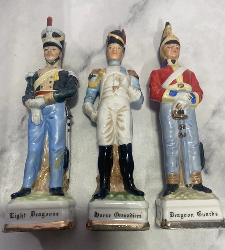 Soldiers vintage porcelain - soldiers,
