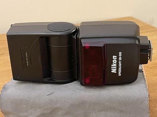 Nikon 600 speedlite - sb-600,