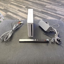 Nintendo Wii White Bundle -