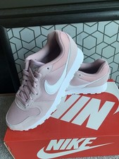 Nike Women’s MD Runner 2