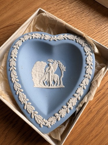 Wedgwood heart dish - wedgwood,