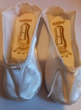 Freed Of London Ivory Satin Ballet Shoes Childrens Size 12