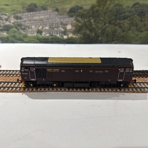 Heljan class west coast - 33,