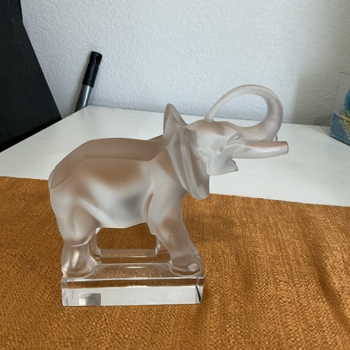 Lalique crystal france signed - france,