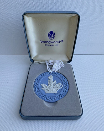 Wedgwood jasperware blue - wedgwood,