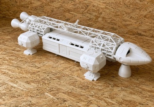 Space 1999 eagle long - space,
