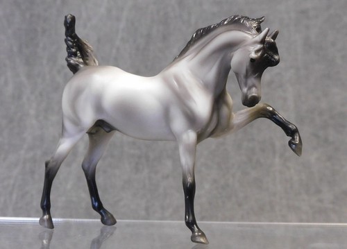 Breyer arabian twist 10075 - breyer,