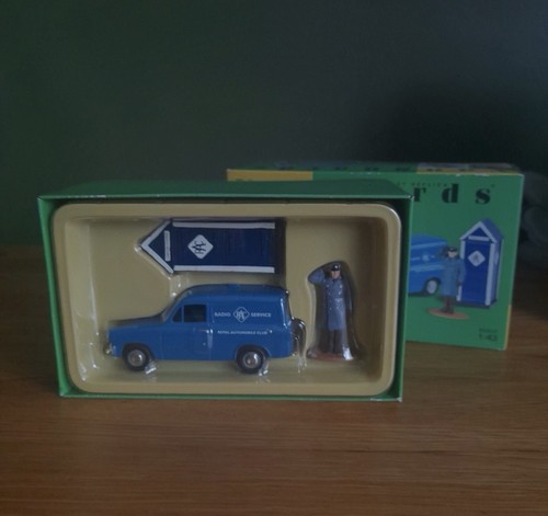 Vanguards ford anglia - 1:43,