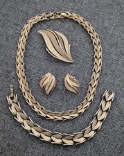 50s Vintage Crown Trifari Gold