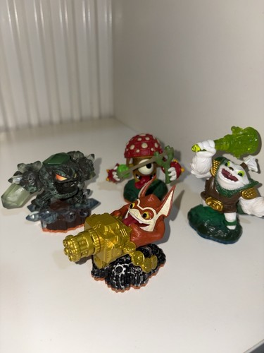 Skylanders figure bundle - figure,