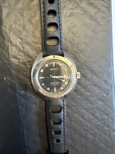 Running vintage benrus - running,