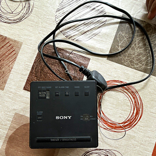 Sony icf digital clock - icf-c1,