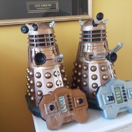 Two doctor who dalek remote - dalek,