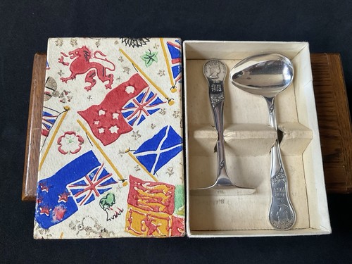 Vintage 1953 queen elizabeth - vintage,