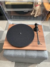 Pro-Ject E1 Plug & Play Turntable