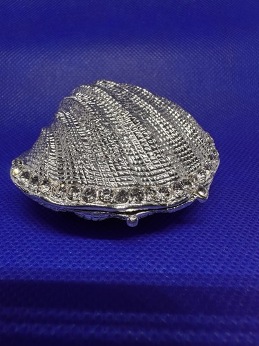 Silver shell bejewelled hinged - bejewelled,