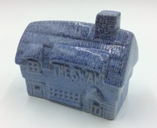 STUNNING VINTAGE POTTERY BLUE