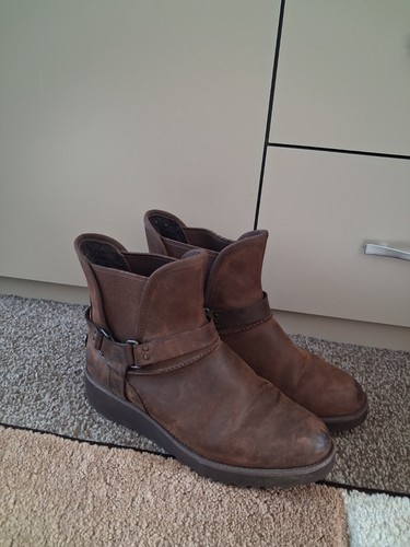 Ugg brown nubuck glen chelsea - brown,