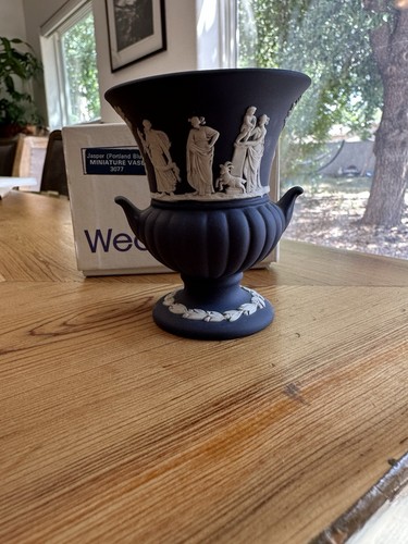 Vintage wedgwood portland blue - portland,