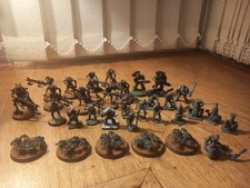 Lot of 32 x Warhammer FIGURES
