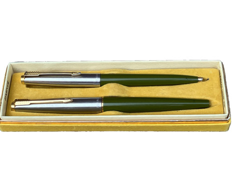 Vtg olive green parker - olive,