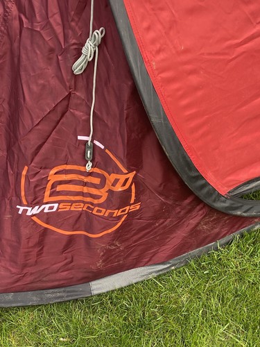 Quechua second pop tent - up,