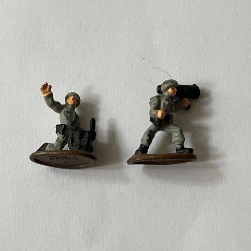 Tiny vintage soldiers less - 2,