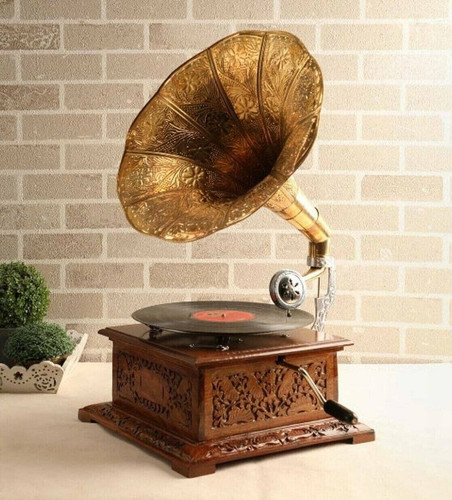 Antique gramophone fully - gramophone,