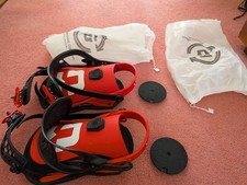 Union Strata 2024 Snowboard Bindings Medium M Black and Red