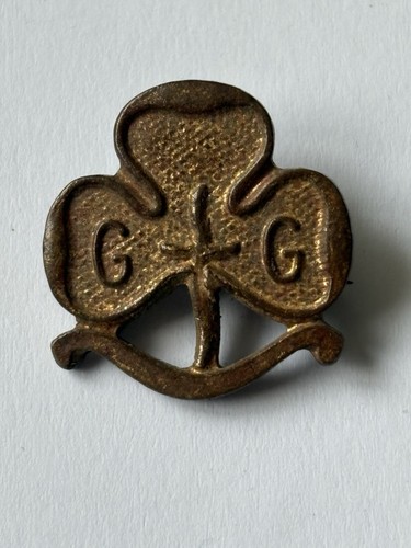Old girl guides badge - old, badge.