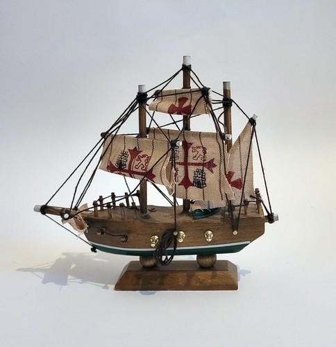 Wooden sailing ship models - sailing,