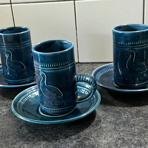 Prinknash blue ceramic round - blue,