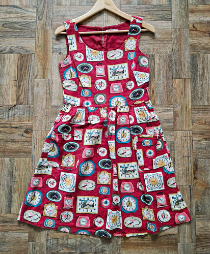 Cath kidston red clock - 10,
