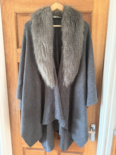 Faux fur lined shawl - lined, in