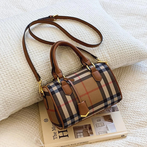 Large capacity plaid shoulder - capacity,