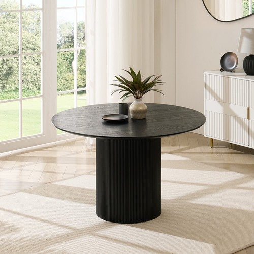 Round wooden dining table - round, 4-6