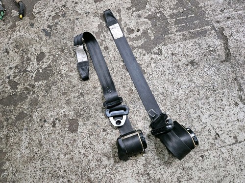 Corrado front seat belts - front,