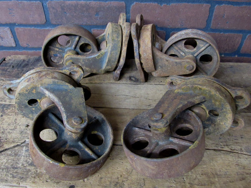 Four vintage antique cast iron - four,