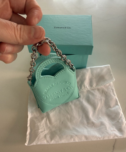 Tiffany return to - return,